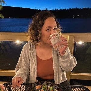 Meet your Posher, Katelyn